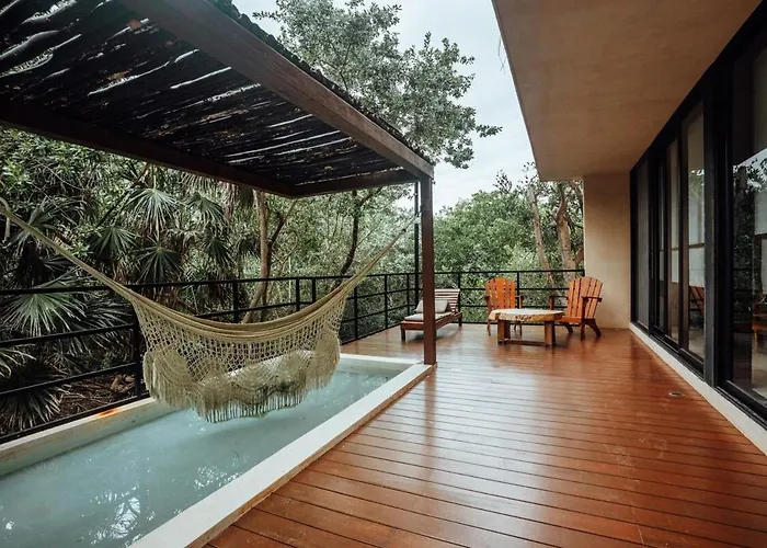 Tankah Bay Jungle With Sea Access 2 Bdr